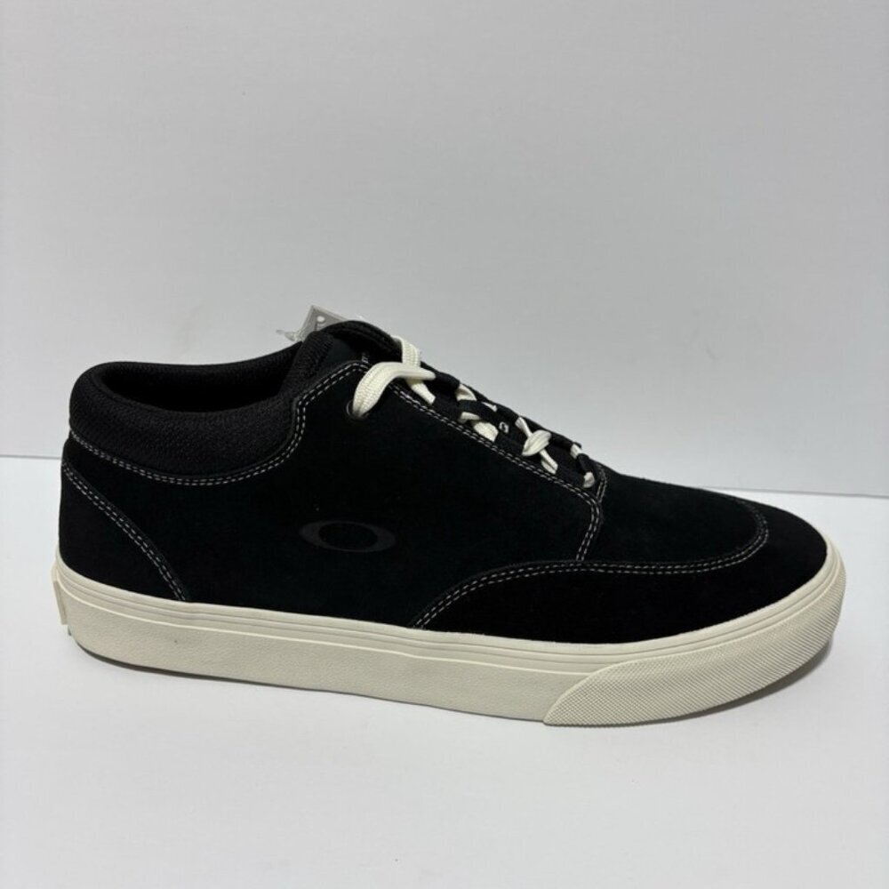 Oakley Men’s Banks Low Canvas Sneakers Black, Size 9.5 M